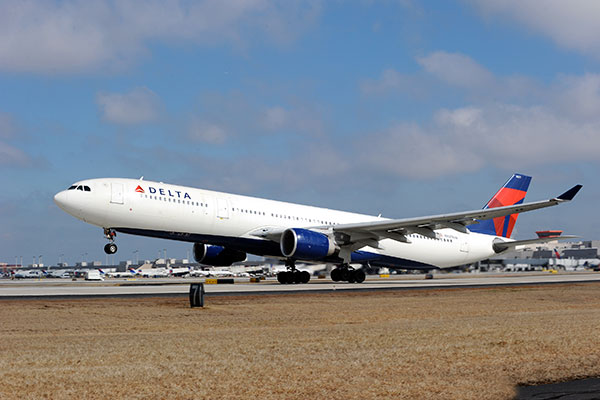 delta-airbus-a330-300 delta-airbus-a330-300