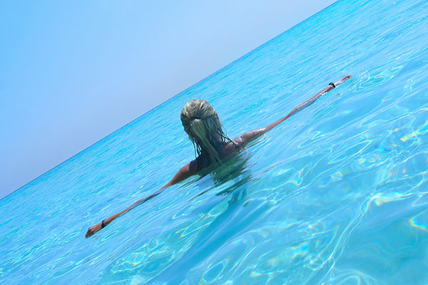 girl-swim_carmen-fiano girl-swim_carmen-fiano