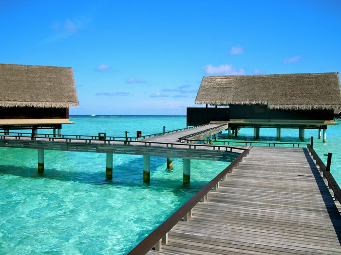 maldives-on-water-bungalows_Studio-Sarah-Lou